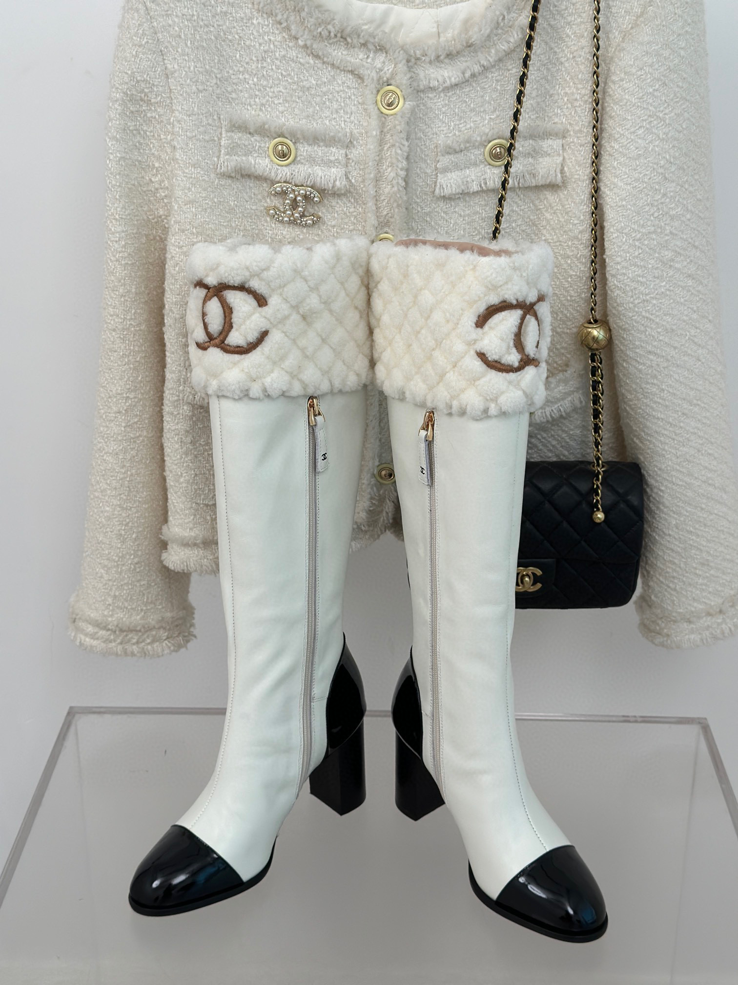 Ch*el boots 2023120106