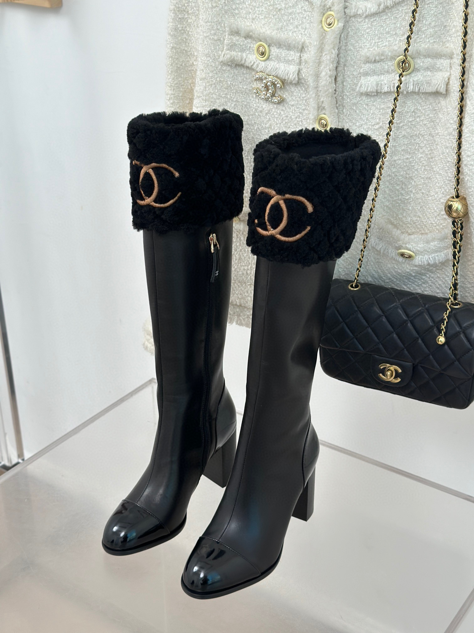 Ch*el boots 2023120107
