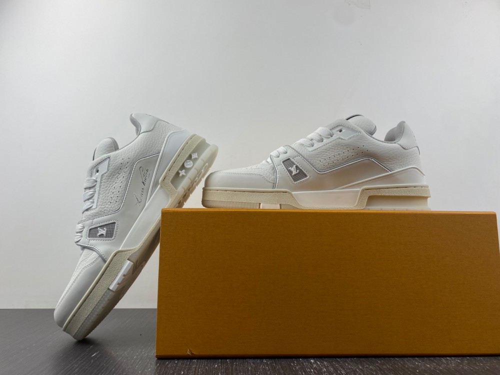 LV sneaker 2023120204