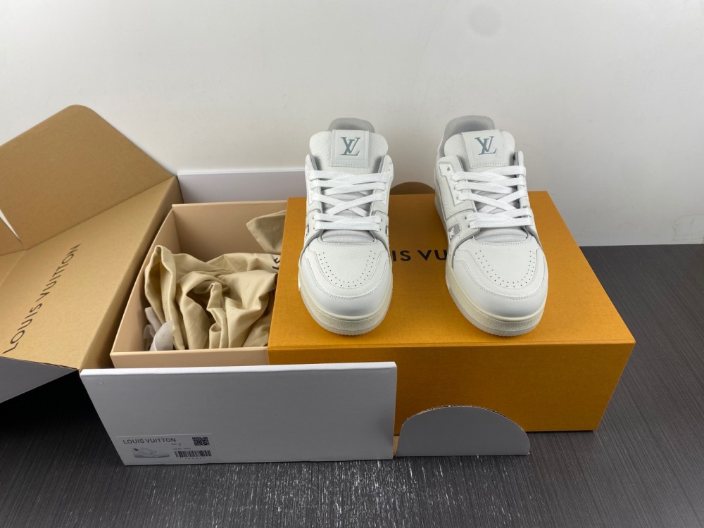 LV sneaker 2023120204
