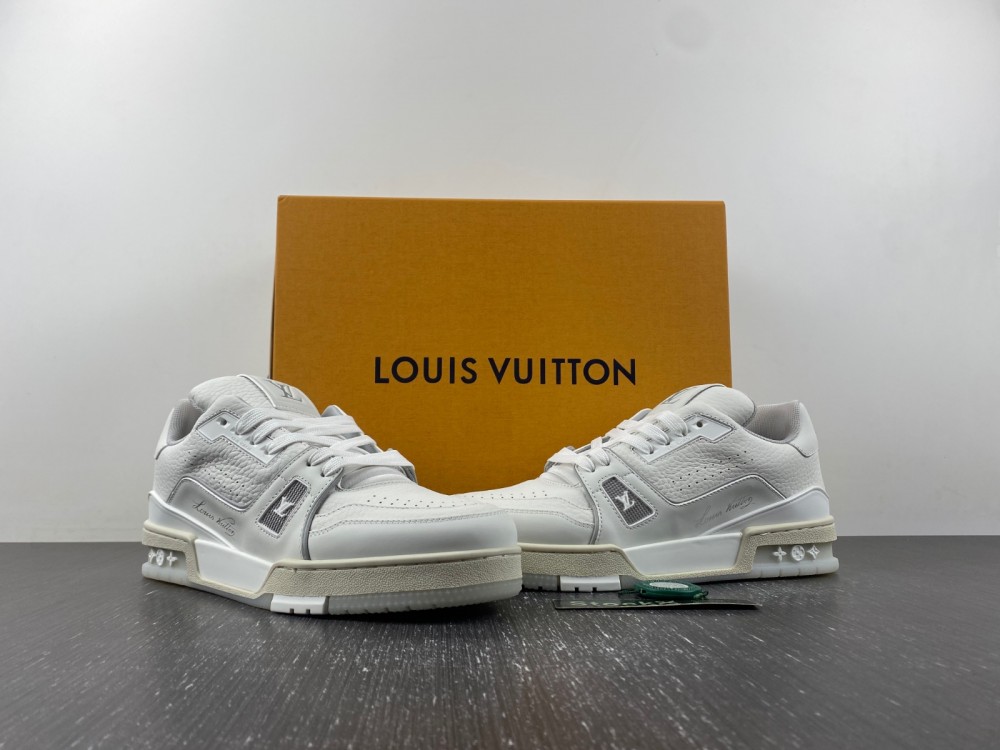 LV sneaker 2023120204