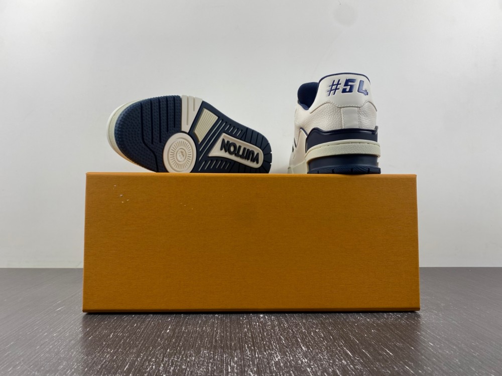 Lv sneaker 2023120205