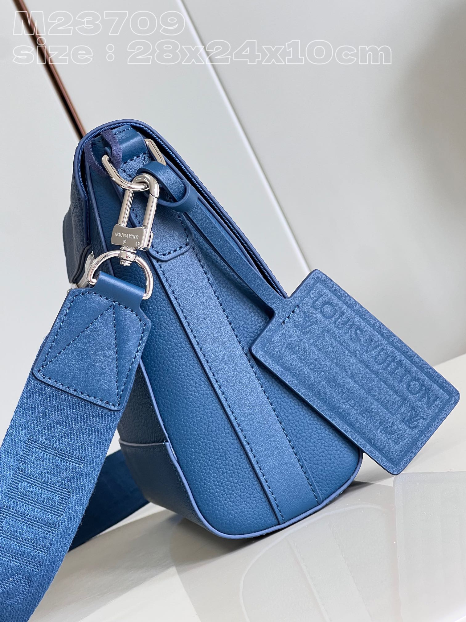 Lv Takeoff Messenger Bag M23709 28x24x10CM 2023120402
