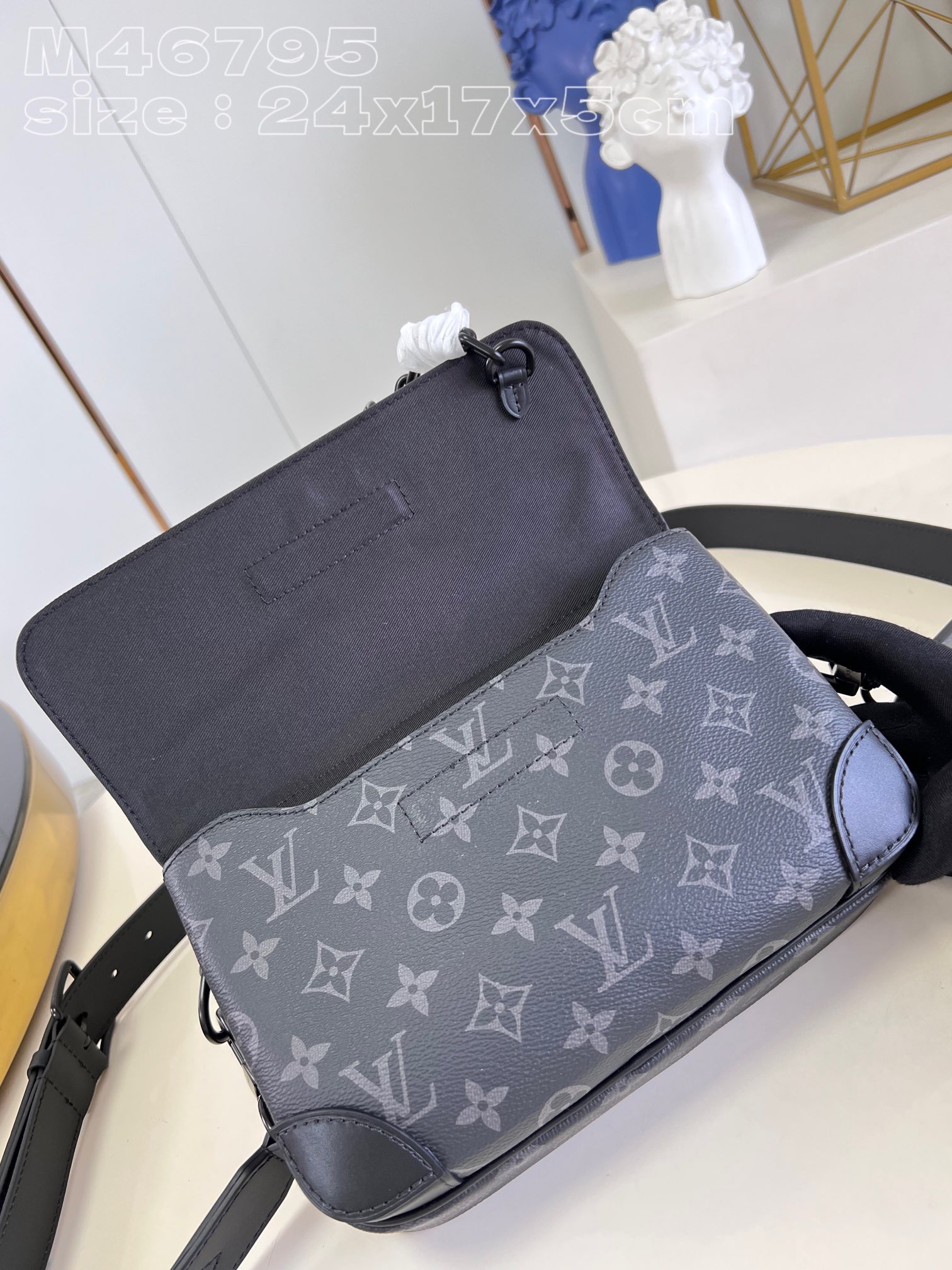 Lv Steamer Messenger Bag M46795 24x17x5CM 2023120405