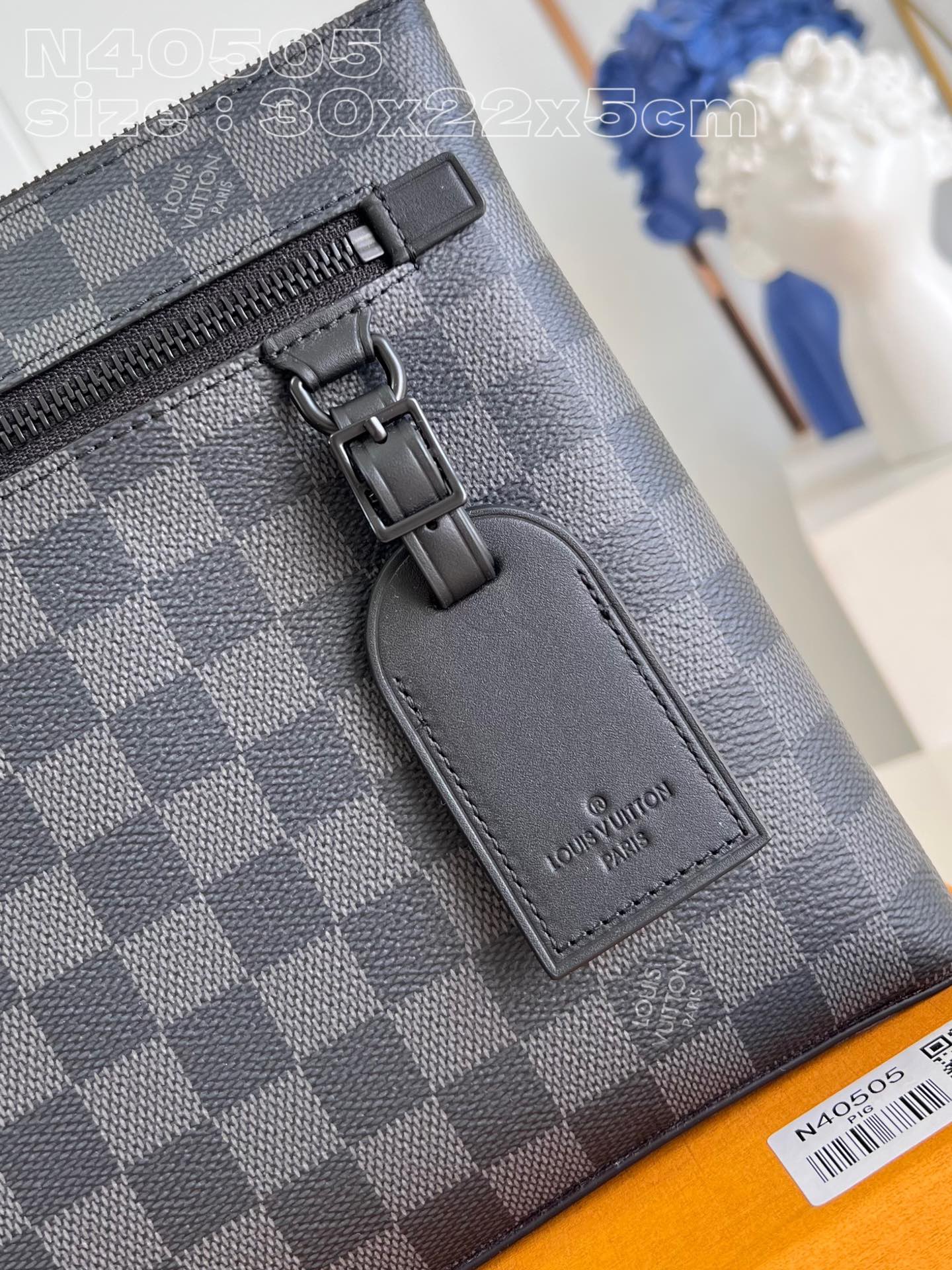 LV Takeoff Pouch N40505 30x22x5CM 2023120406