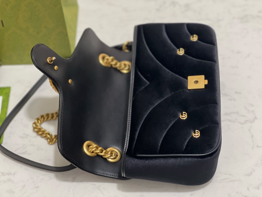 G*u*i marmont bag black 26*15*7cm