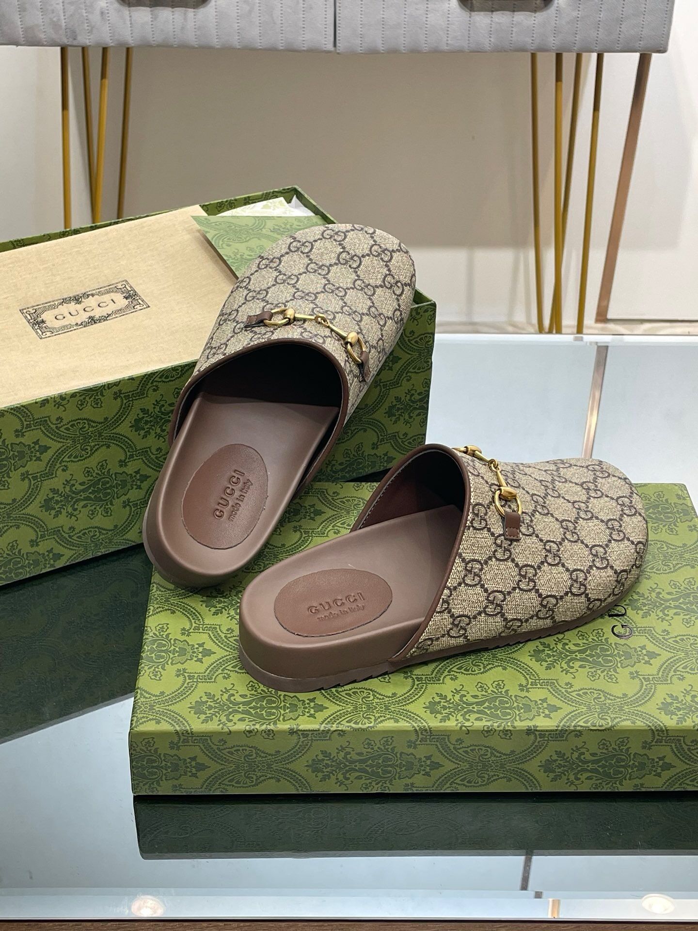 G*u*i sandals 20240102