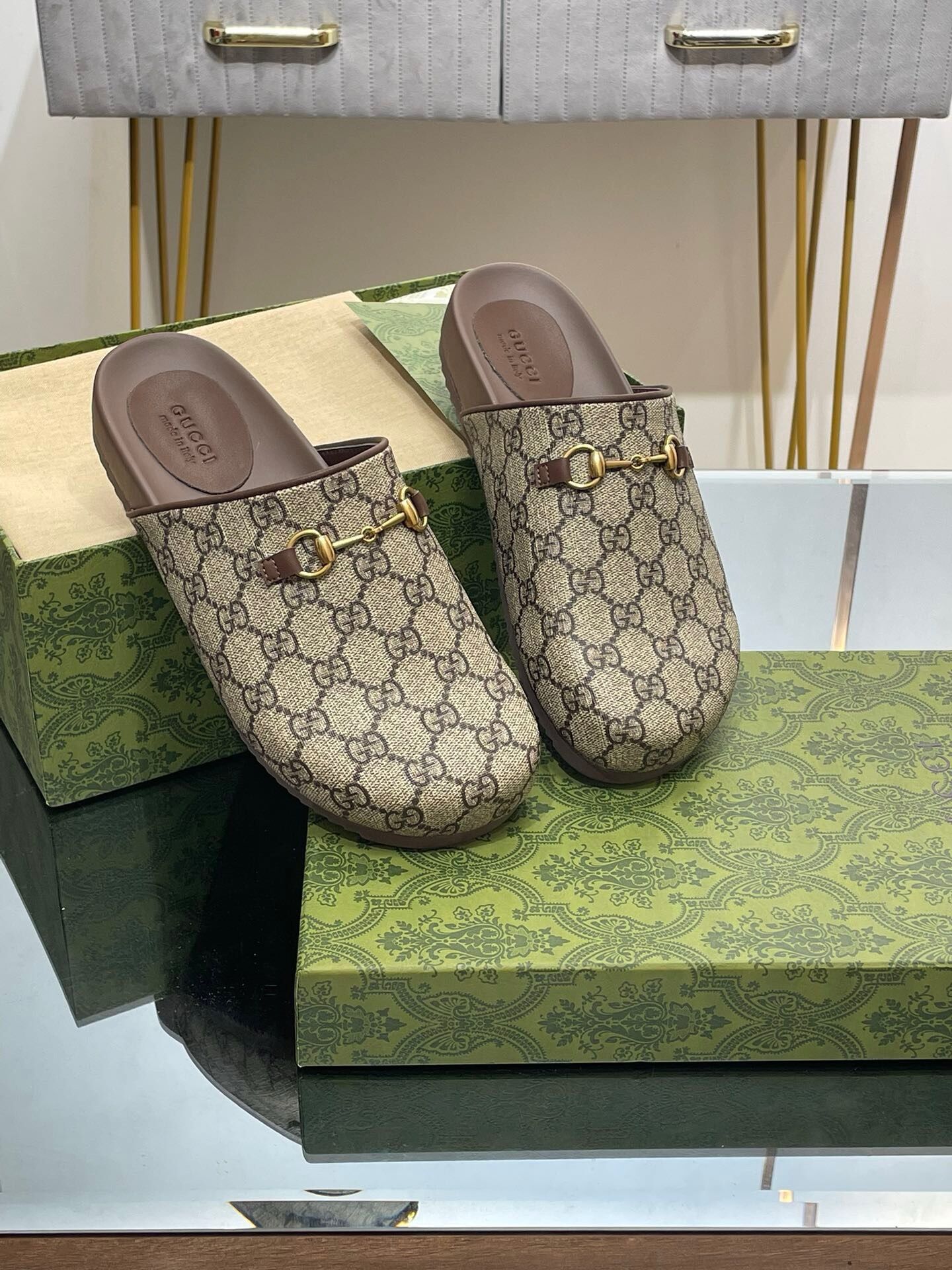 G*u*i sandals 20240102