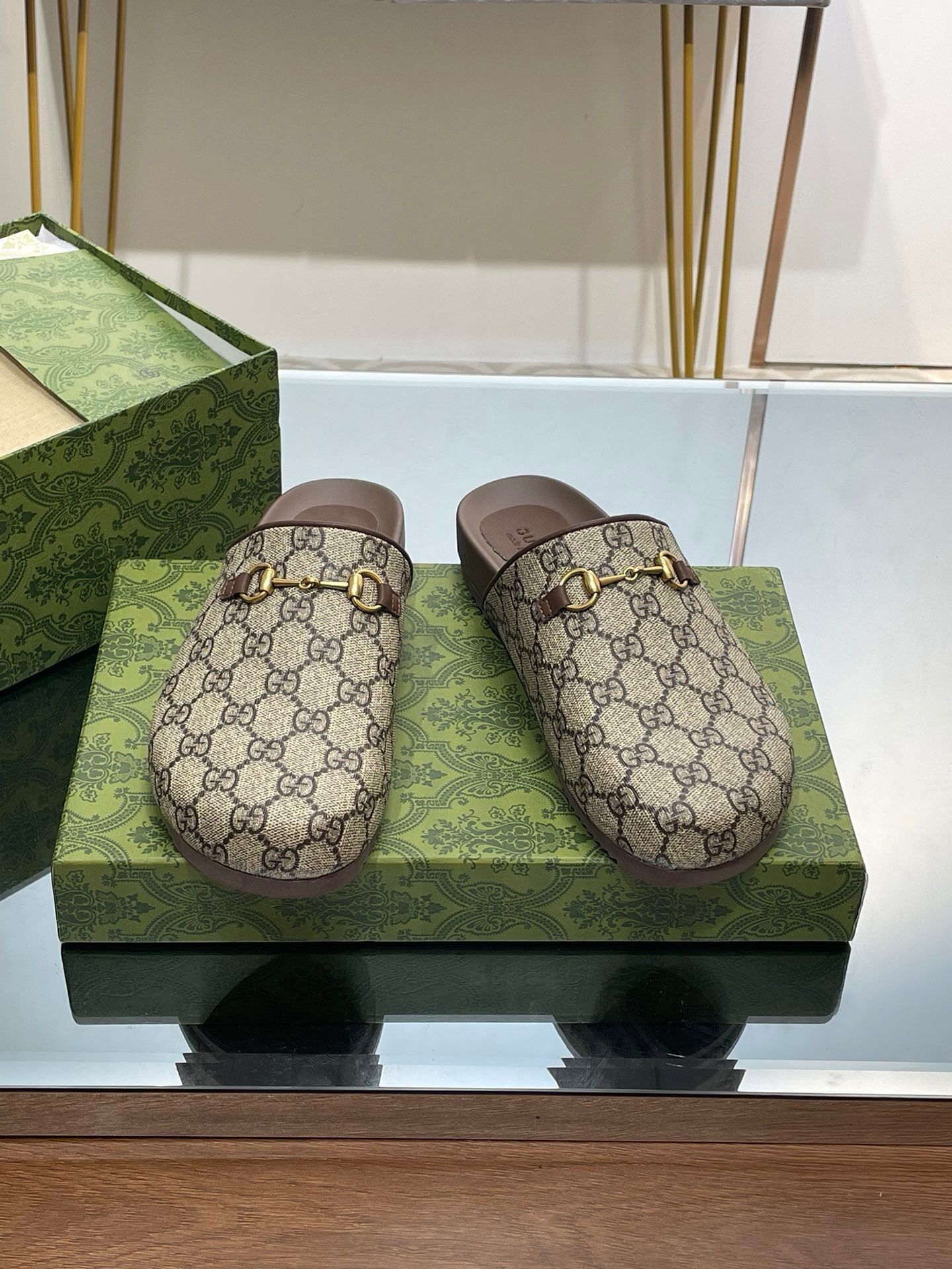 G*u*i sandals 20240102