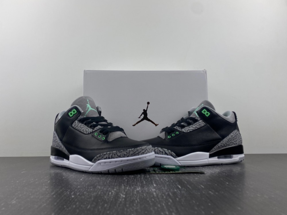Air Jordan 3 Green Glow CT8532-03