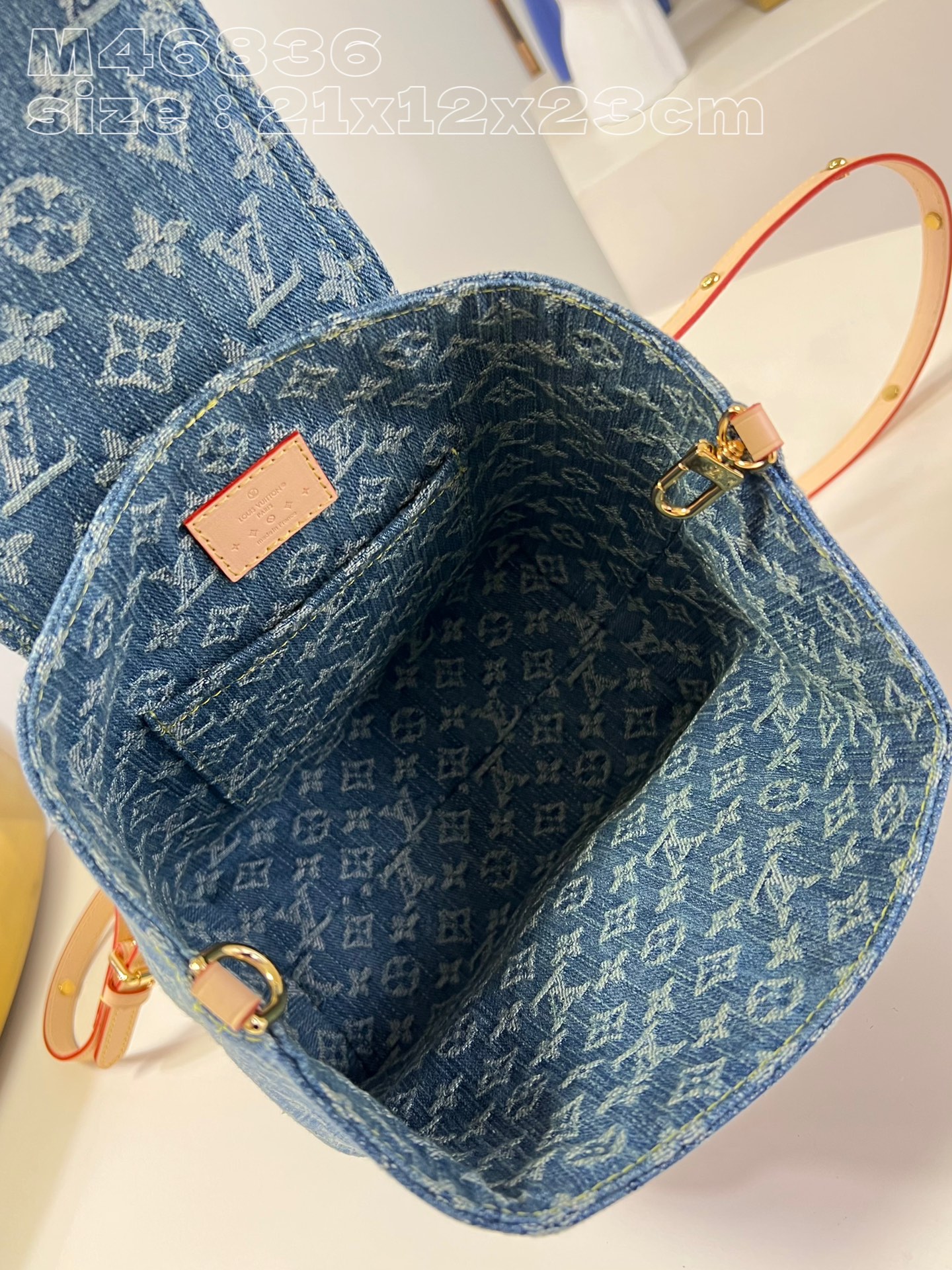 LV M46836 Venice BAG 21*12*23CM