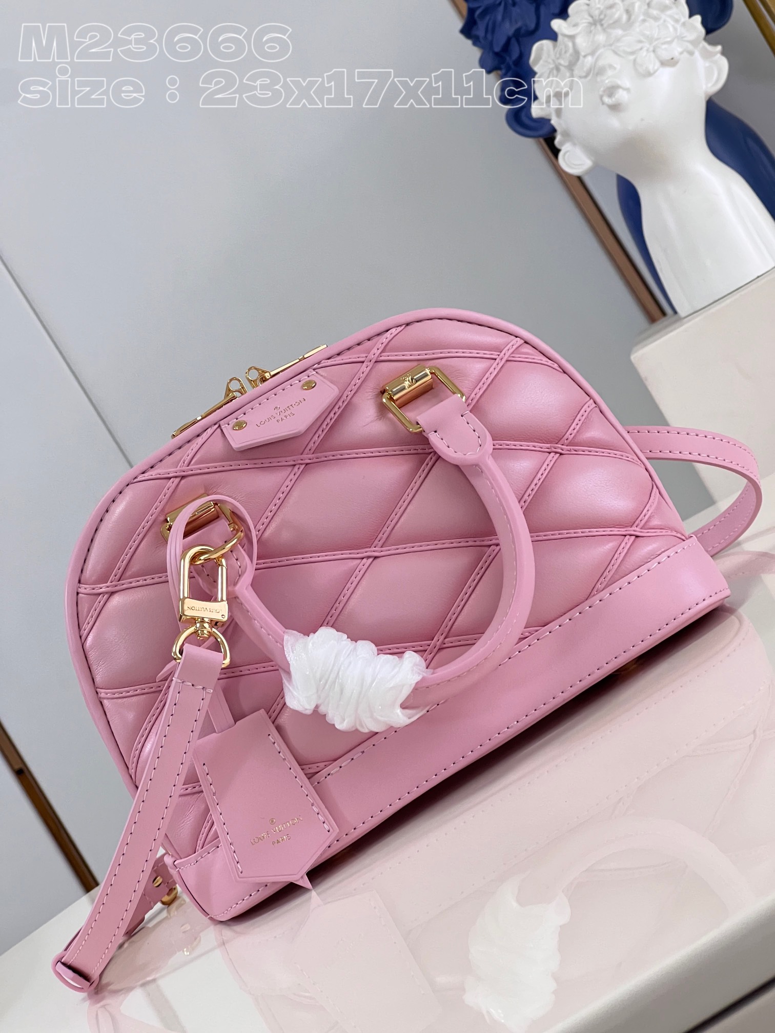 LV Nicolas Ghesquière bag 23.5*17.5*13.5cm 202410905