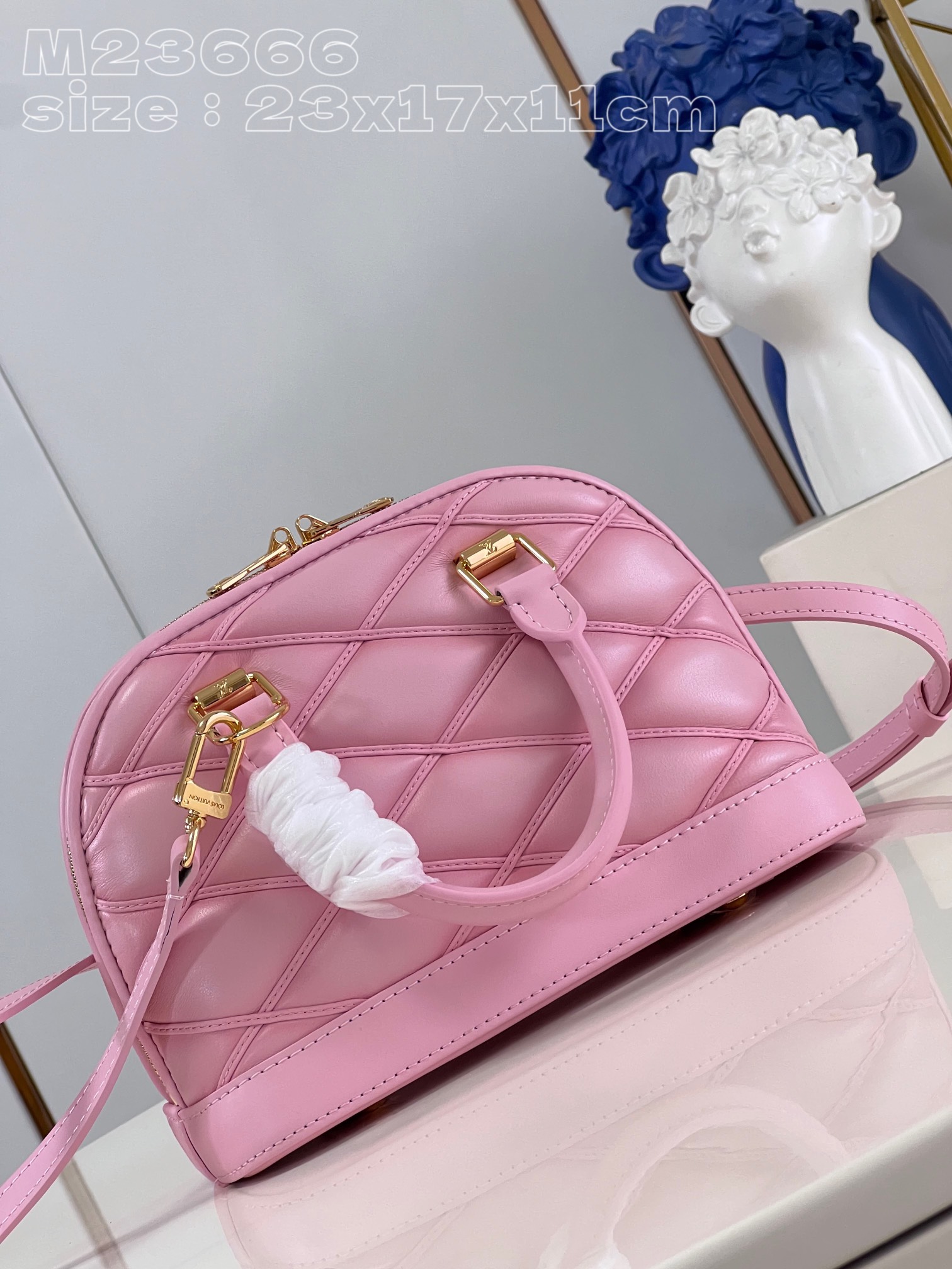 LV Nicolas Ghesquière bag 23.5*17.5*13.5cm 202410905