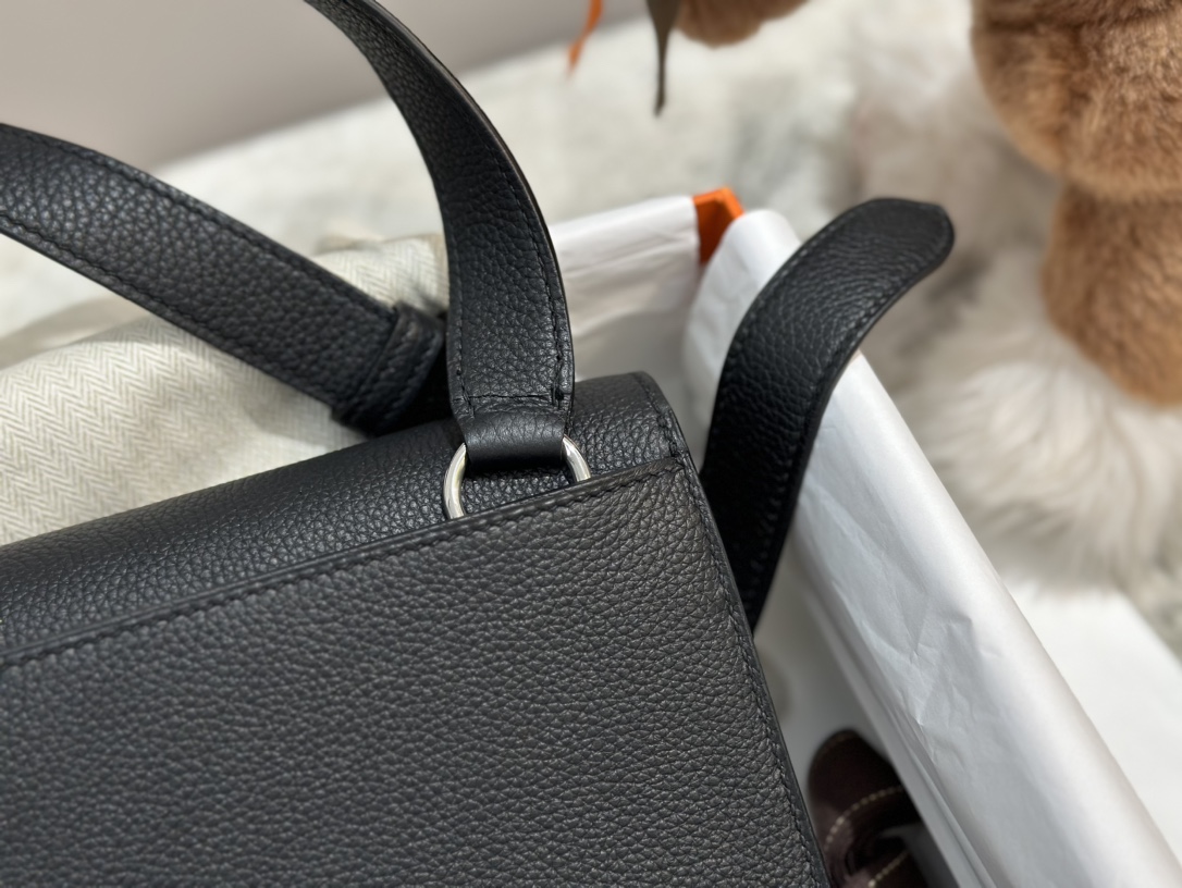 H**mes sac a depeches 21cm 2024010901