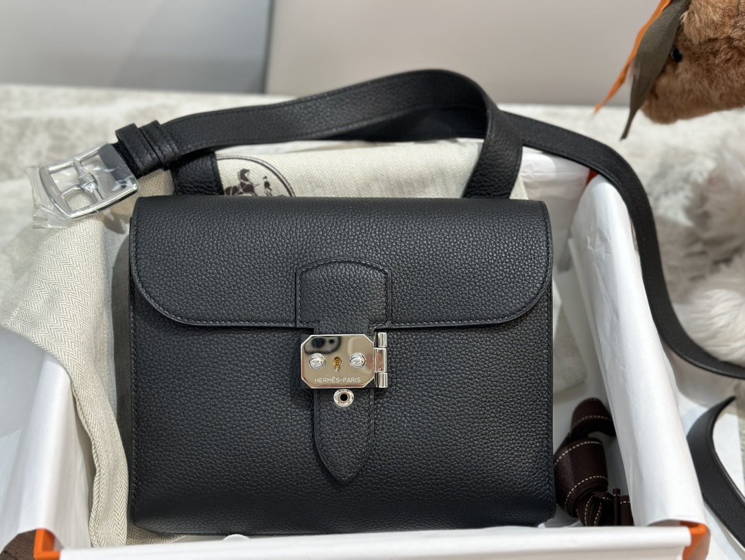 H**mes sac a depeches 21cm 2024010901