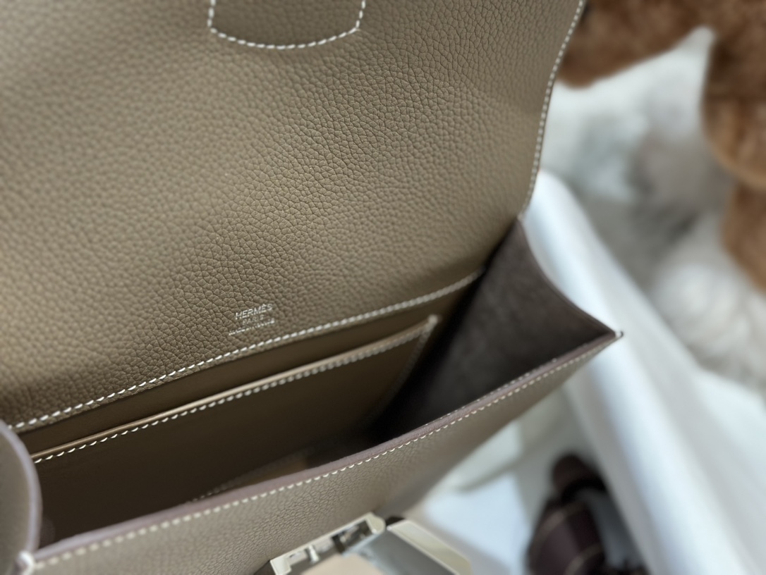 H**mes sac a depeches 21cm 2024010902