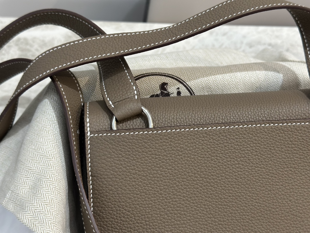 H**mes sac a depeches 21cm 2024010902