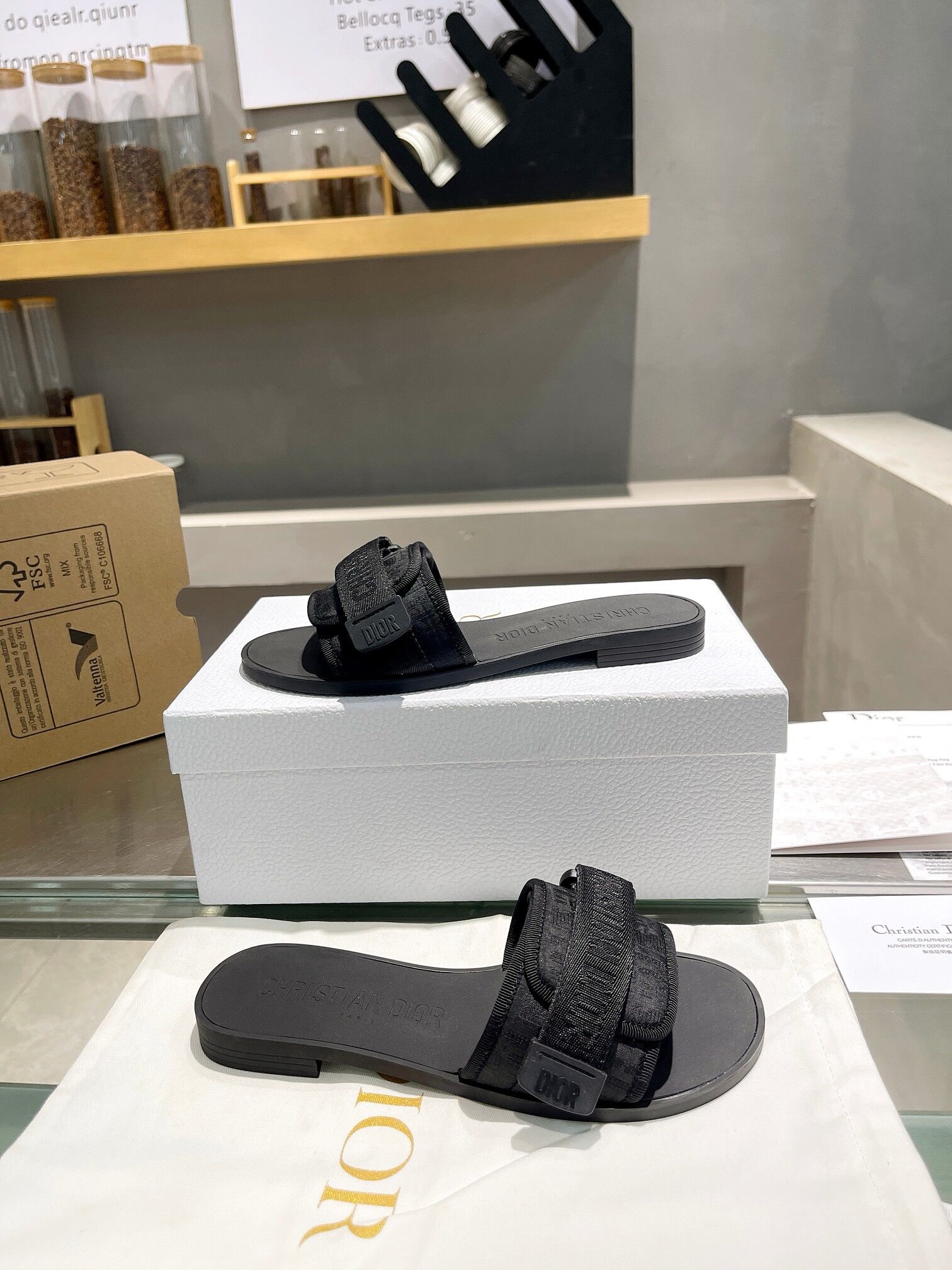 D*or slides 2024012701