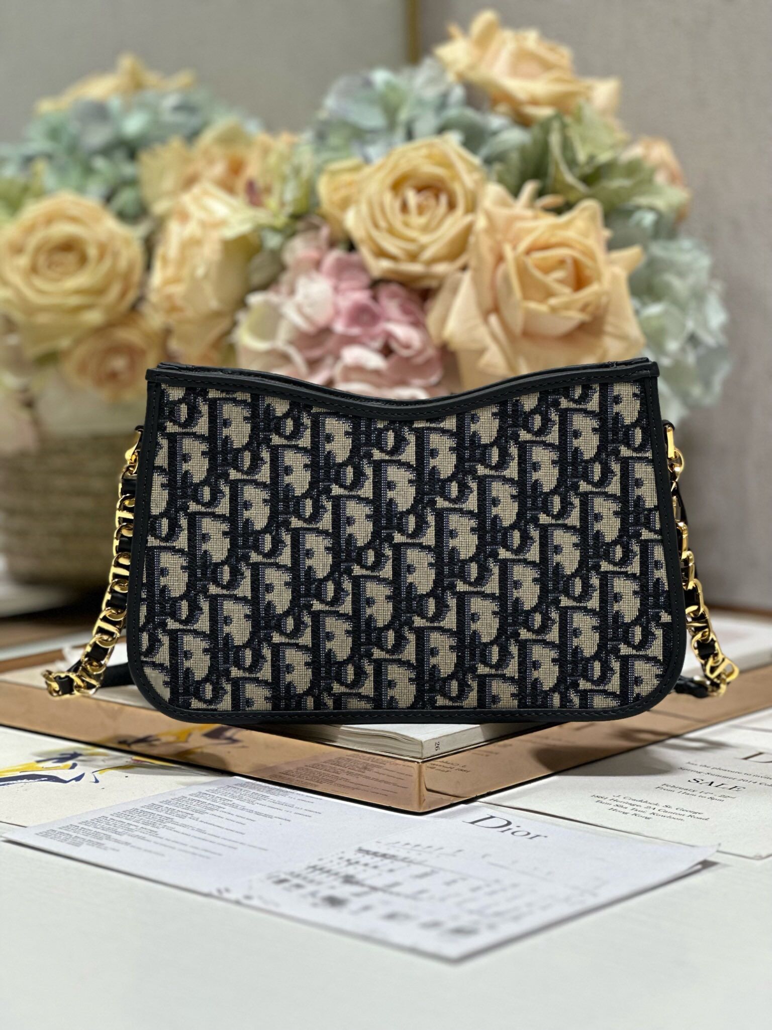 ch**an D*or cd signature hobo mini chain bag 23.5x14.5x6cm