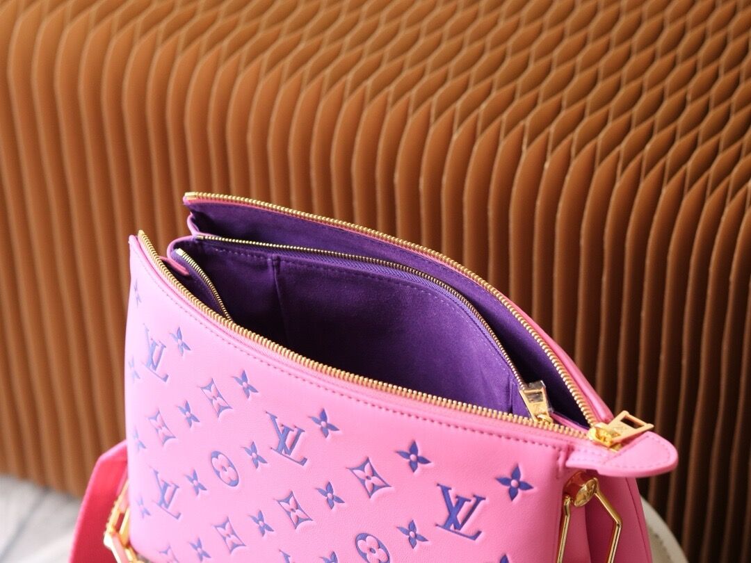 l**is V*t*n pm pochette coussin pink and blue 26x20x12cm