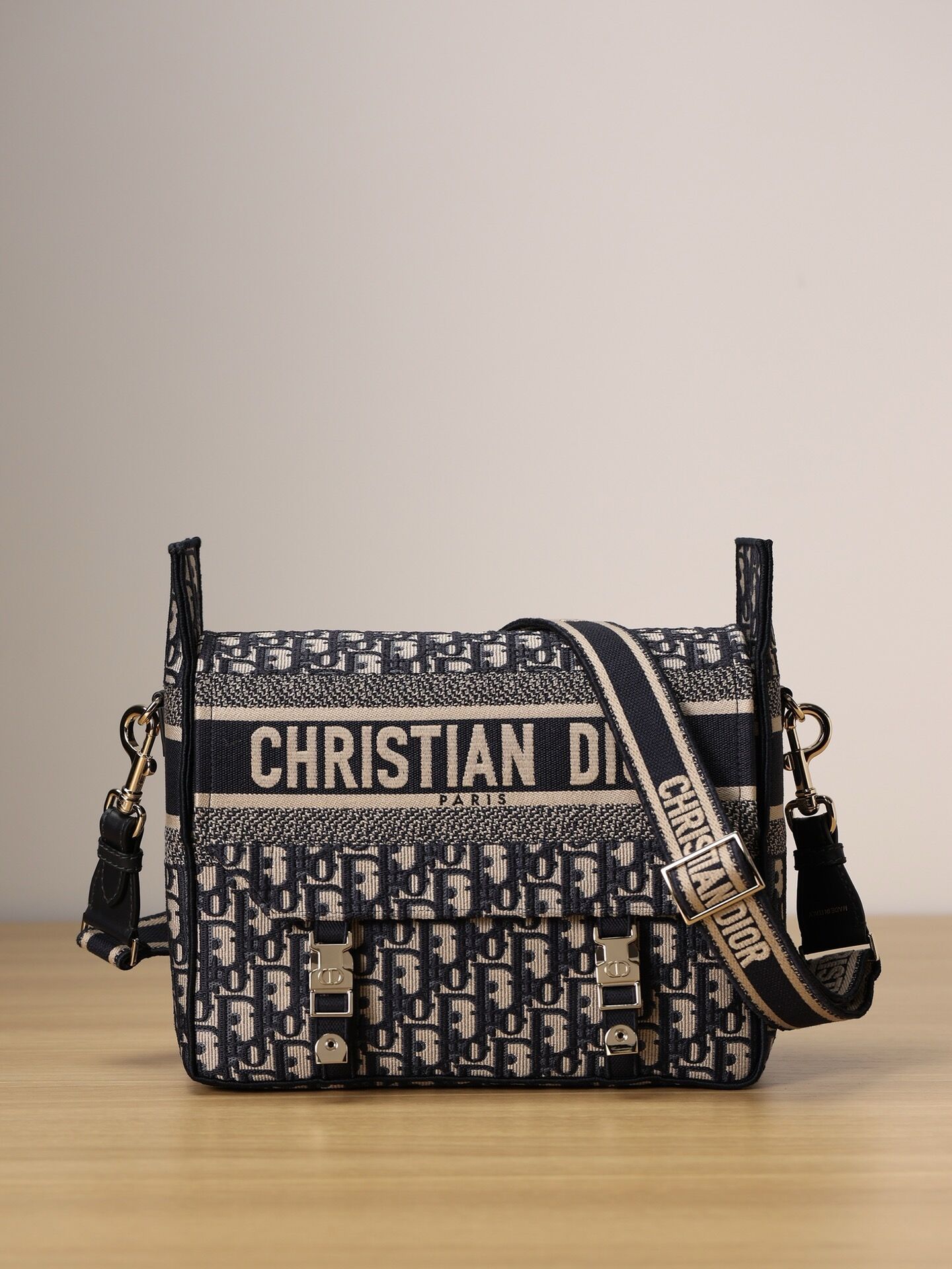 D*or medium D*orcamp bag 28*24*12cm