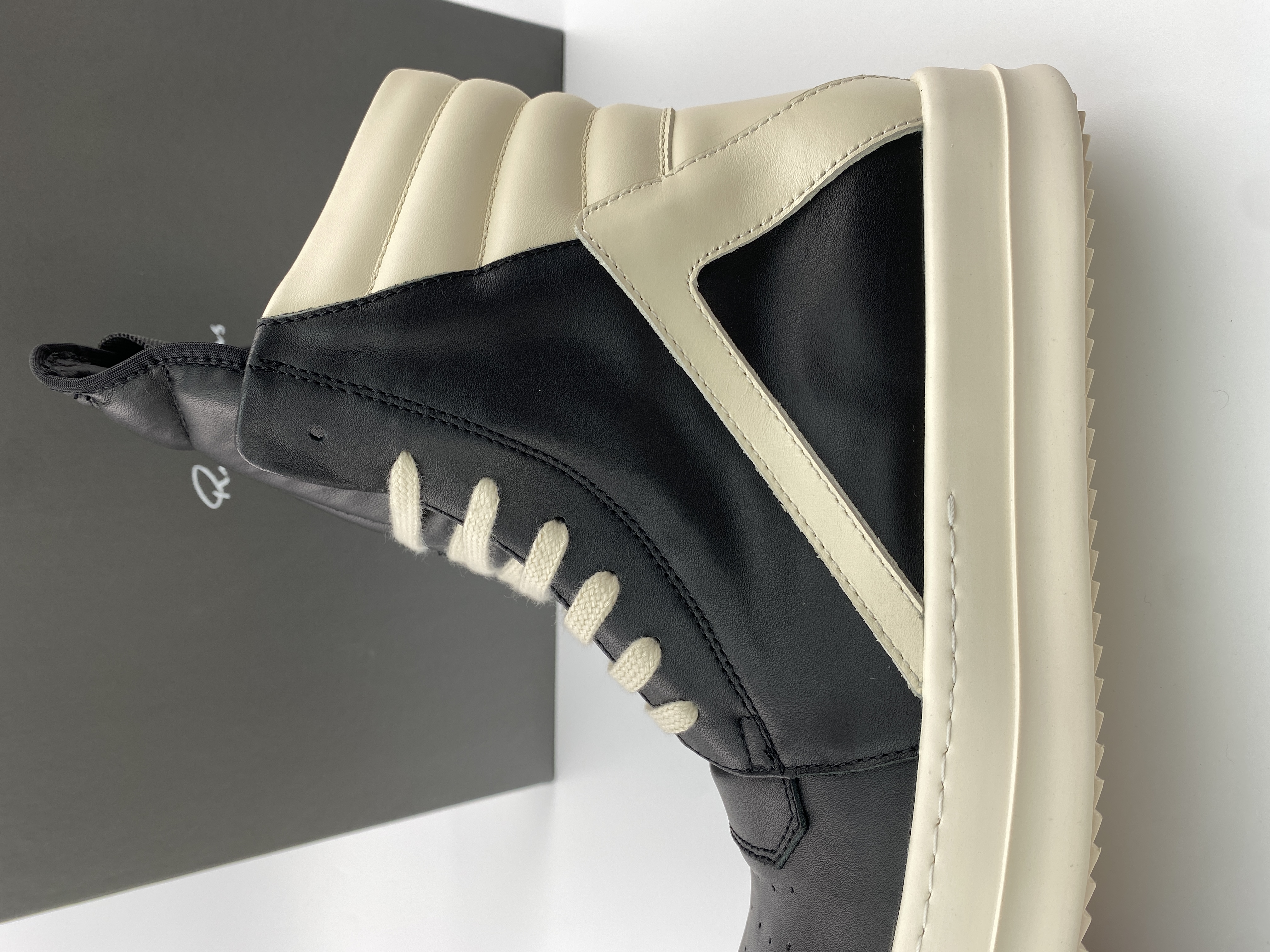 Rick Owens 2024030101