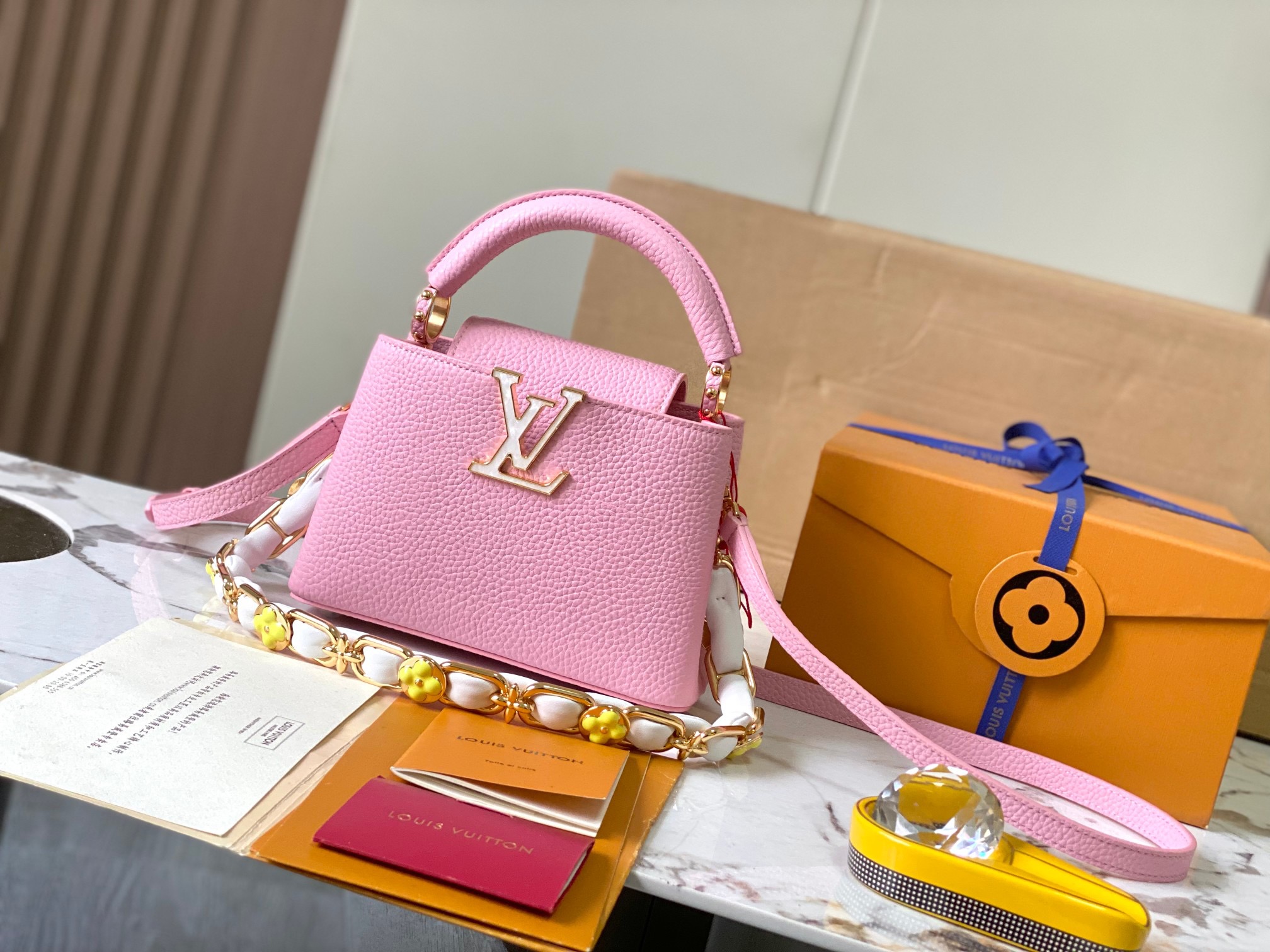 LV Capucines Mini bag M23363 21x14x8cm