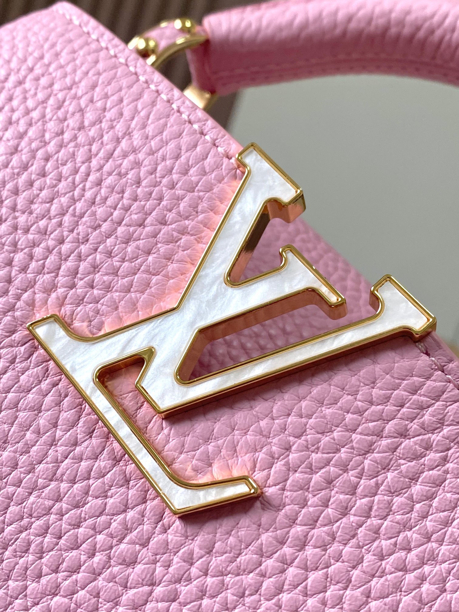 LV Capucines Mini bag M23363 21x14x8cm