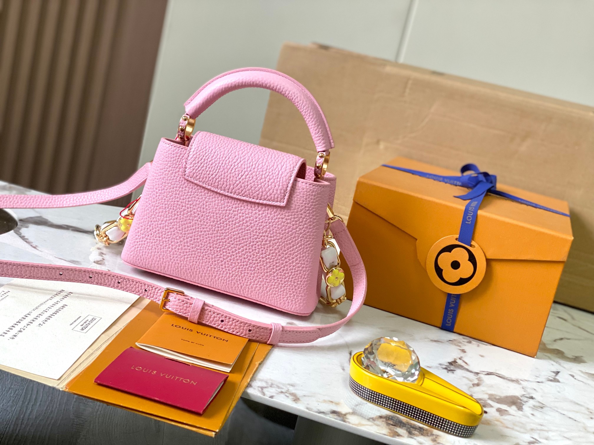 LV Capucines Mini bag M23363 21x14x8cm