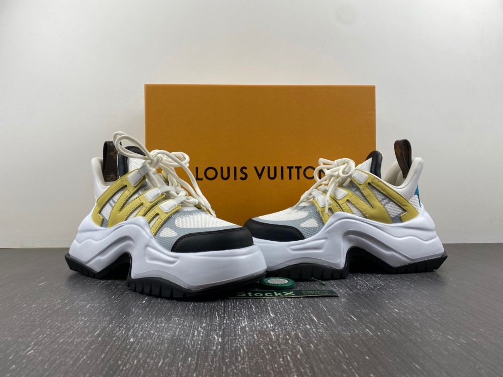 LV sneaker 2024030801
