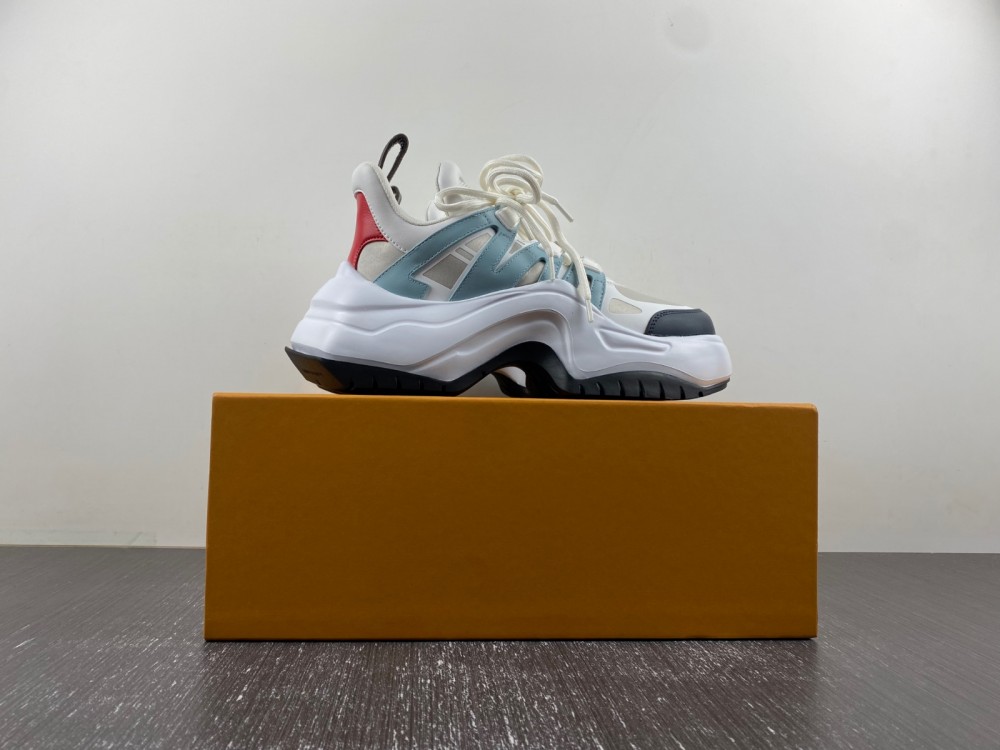 LV sneaker 2023030802
