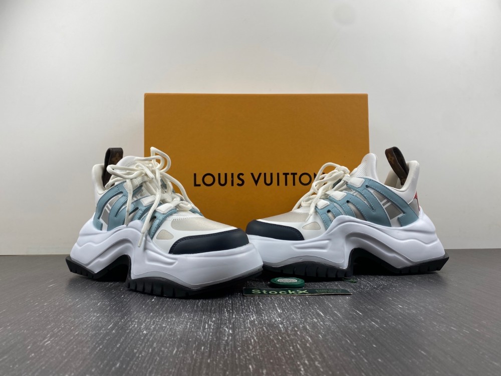 LV sneaker 2023030802