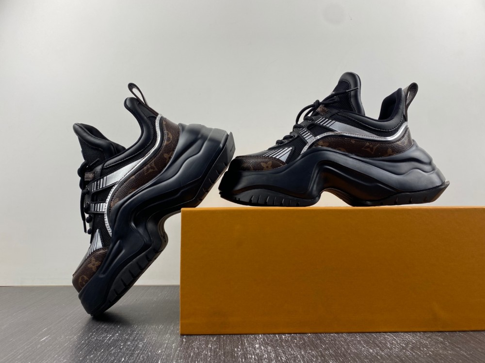 LV sneaker 2024030803