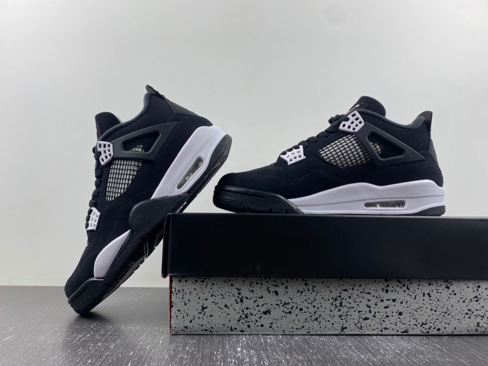 Air Jordan 4 Retro White Thunder FQ8138-001