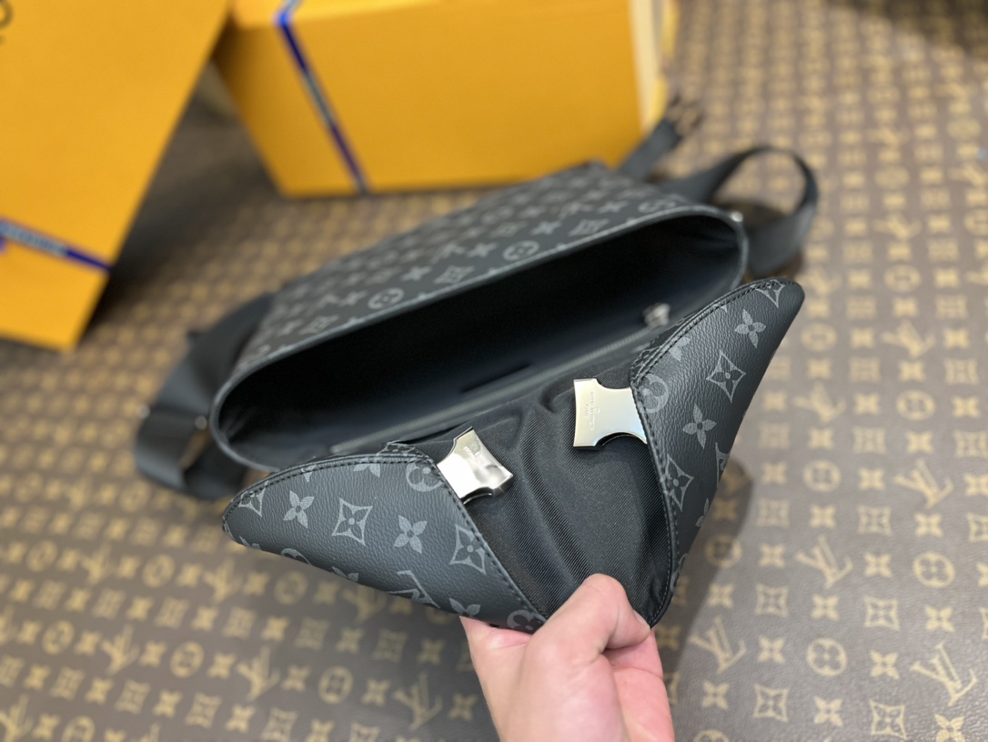 LV Messenger PM Voyager 33*22.5*11CM