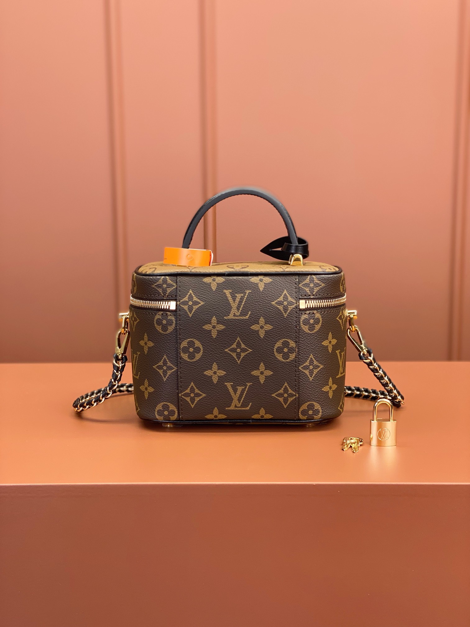 LV Crossbody bag 19*13*11CM