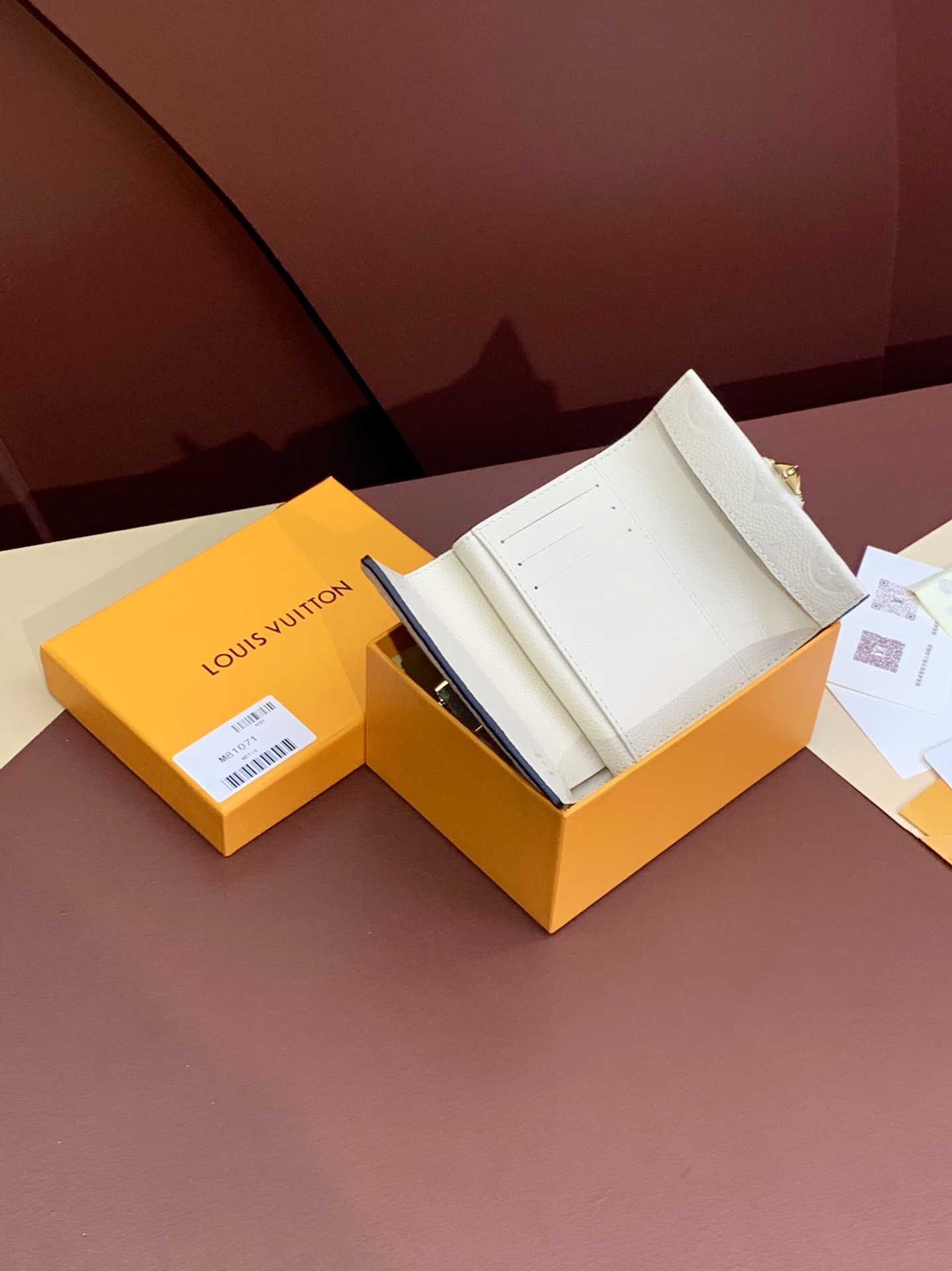 LV wallet 02 11.5*8.5*4CM