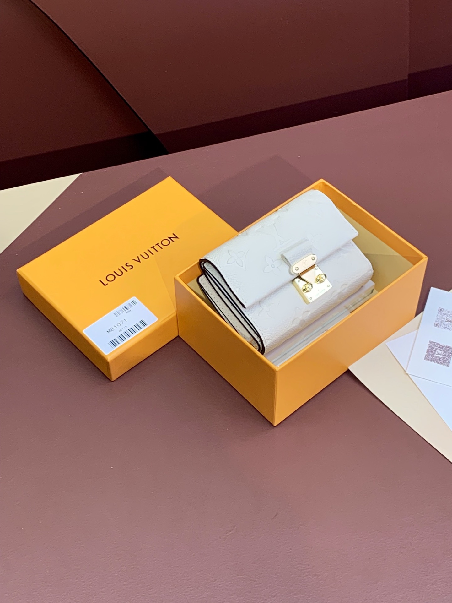 LV wallet 02 11.5*8.5*4CM
