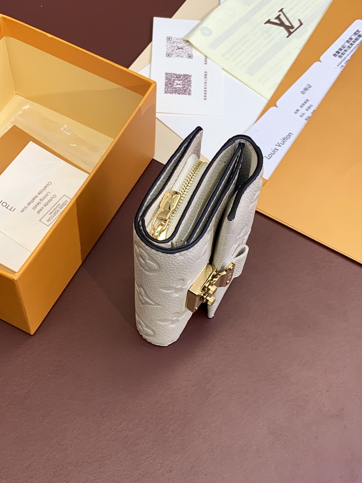 LV wallet 02 11.5*8.5*4CM