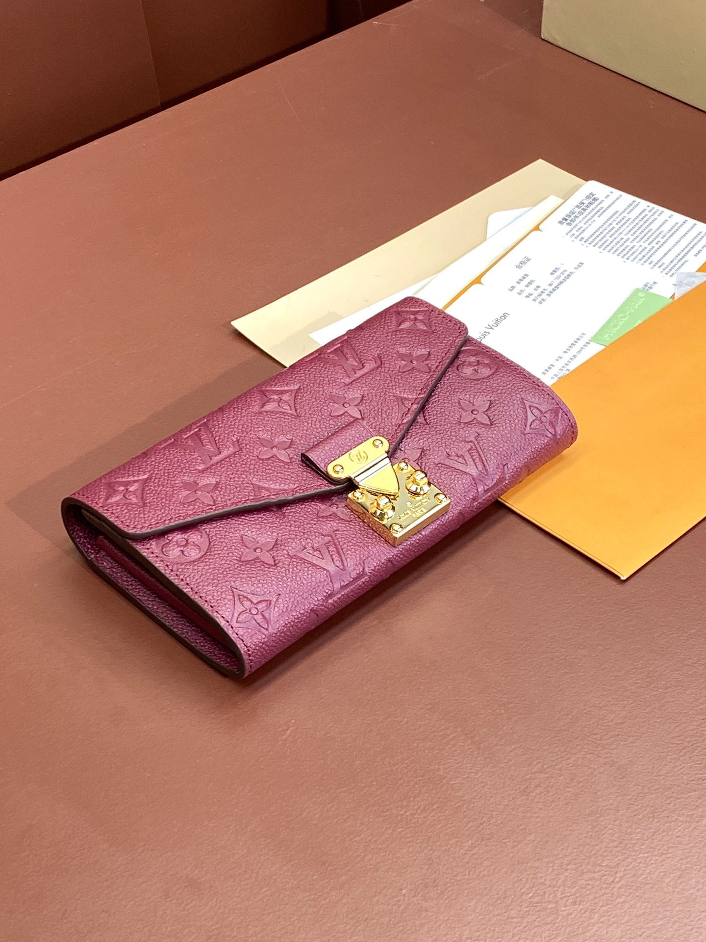 LV wallet 01 19*10.5*2CM