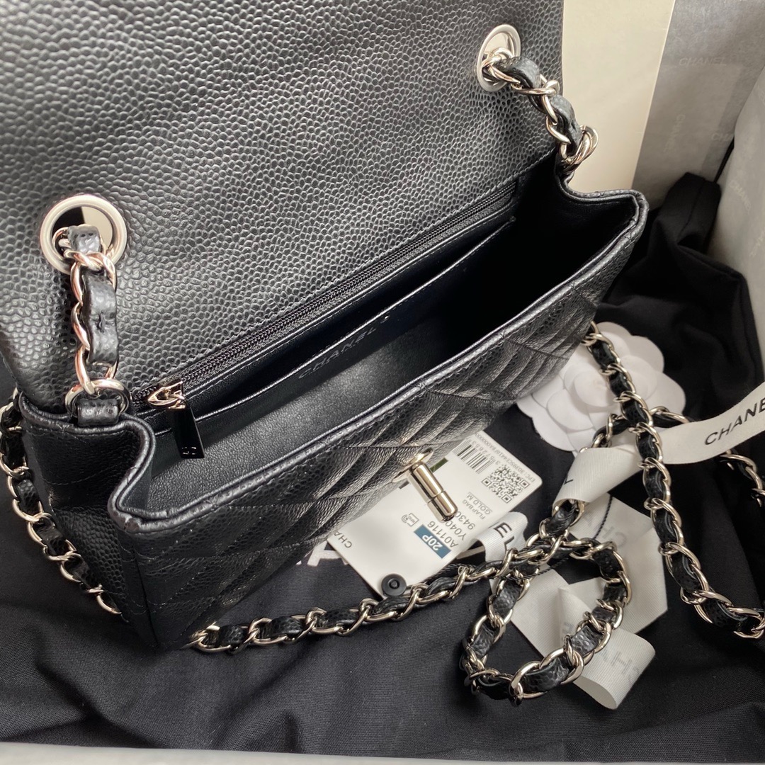 Ch*el cf black sliver calfskin 20cm
