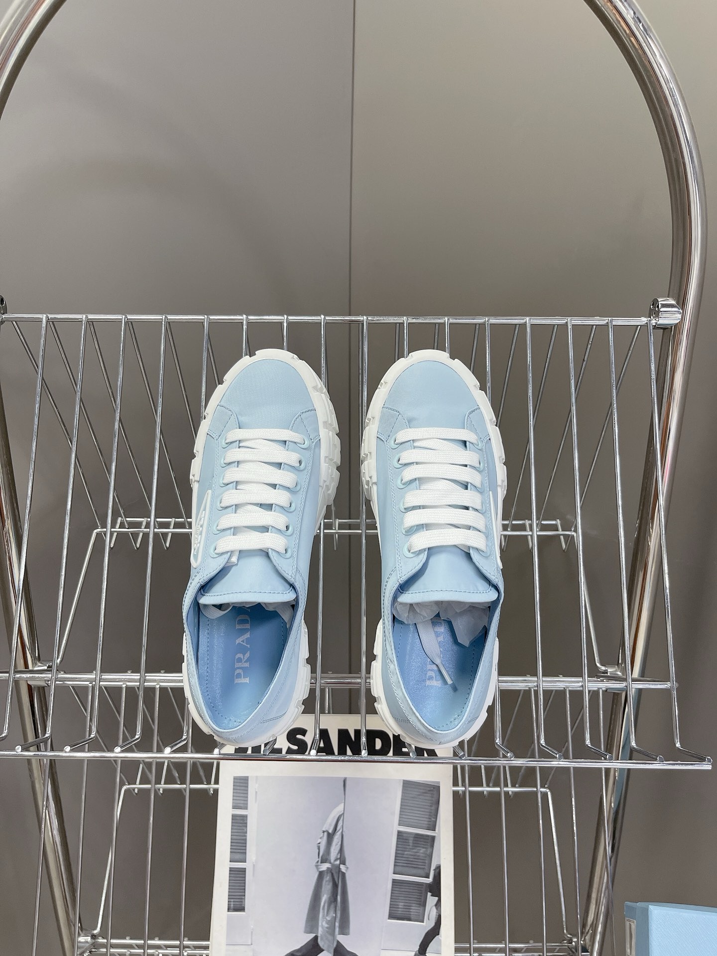 Pra*a sneaker 2024032501
