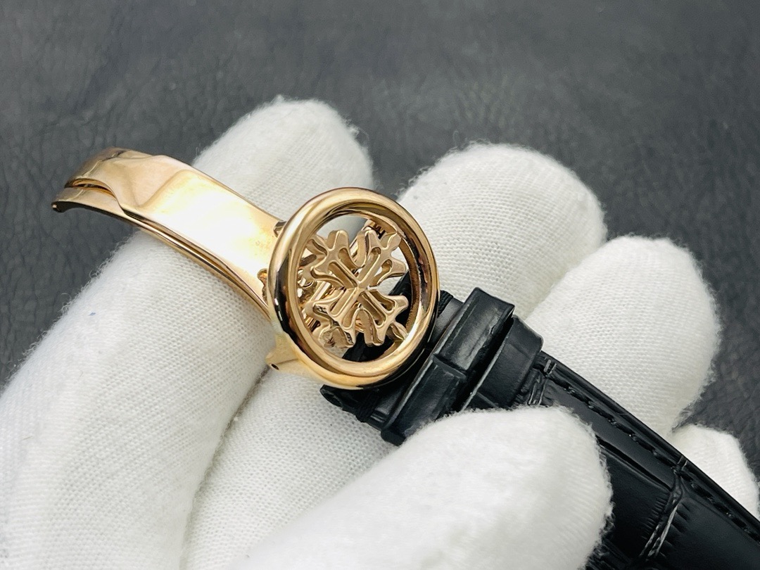 P**ek Ph**ppe watch