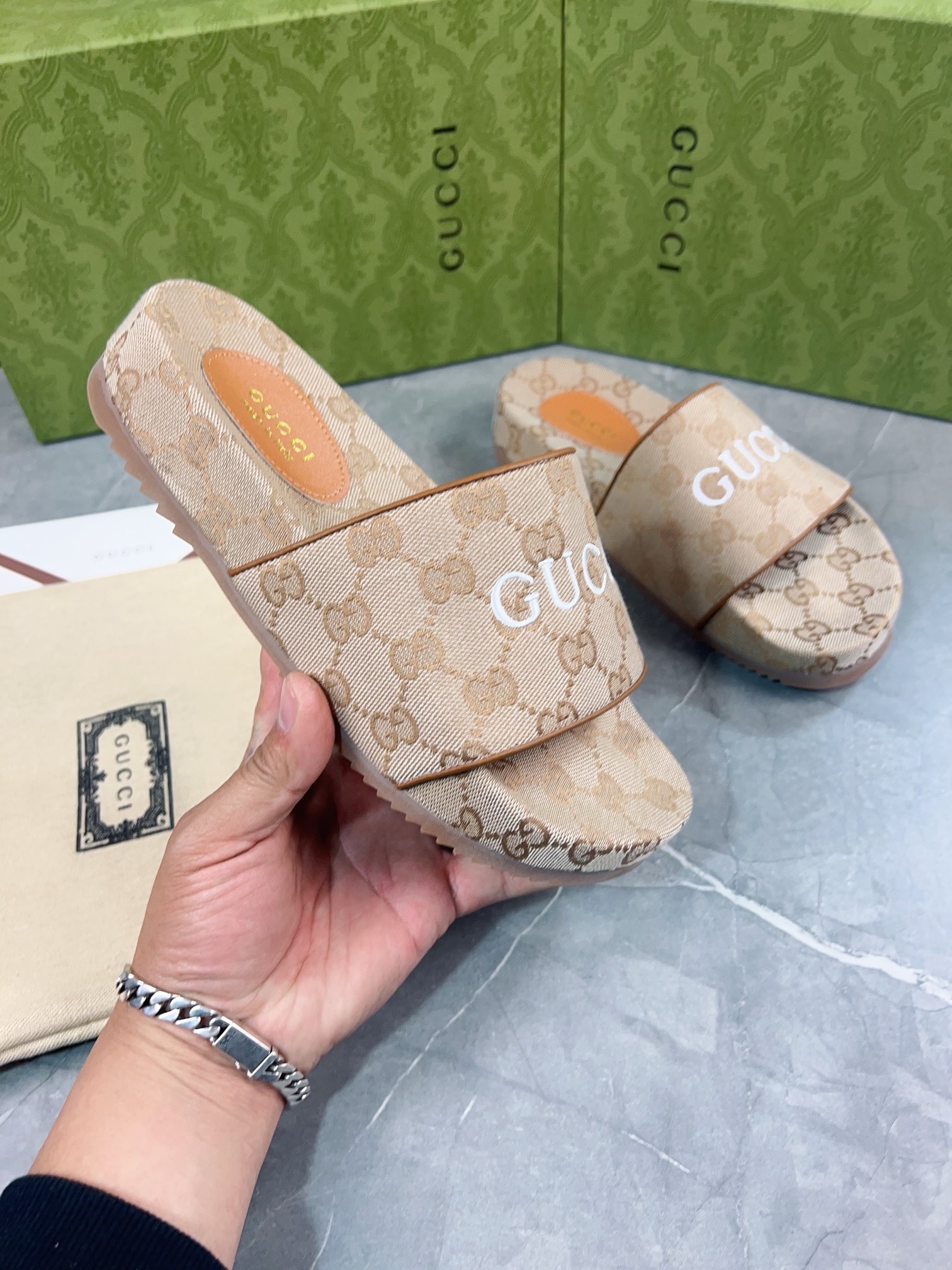 G*u*i sandals 2024032901