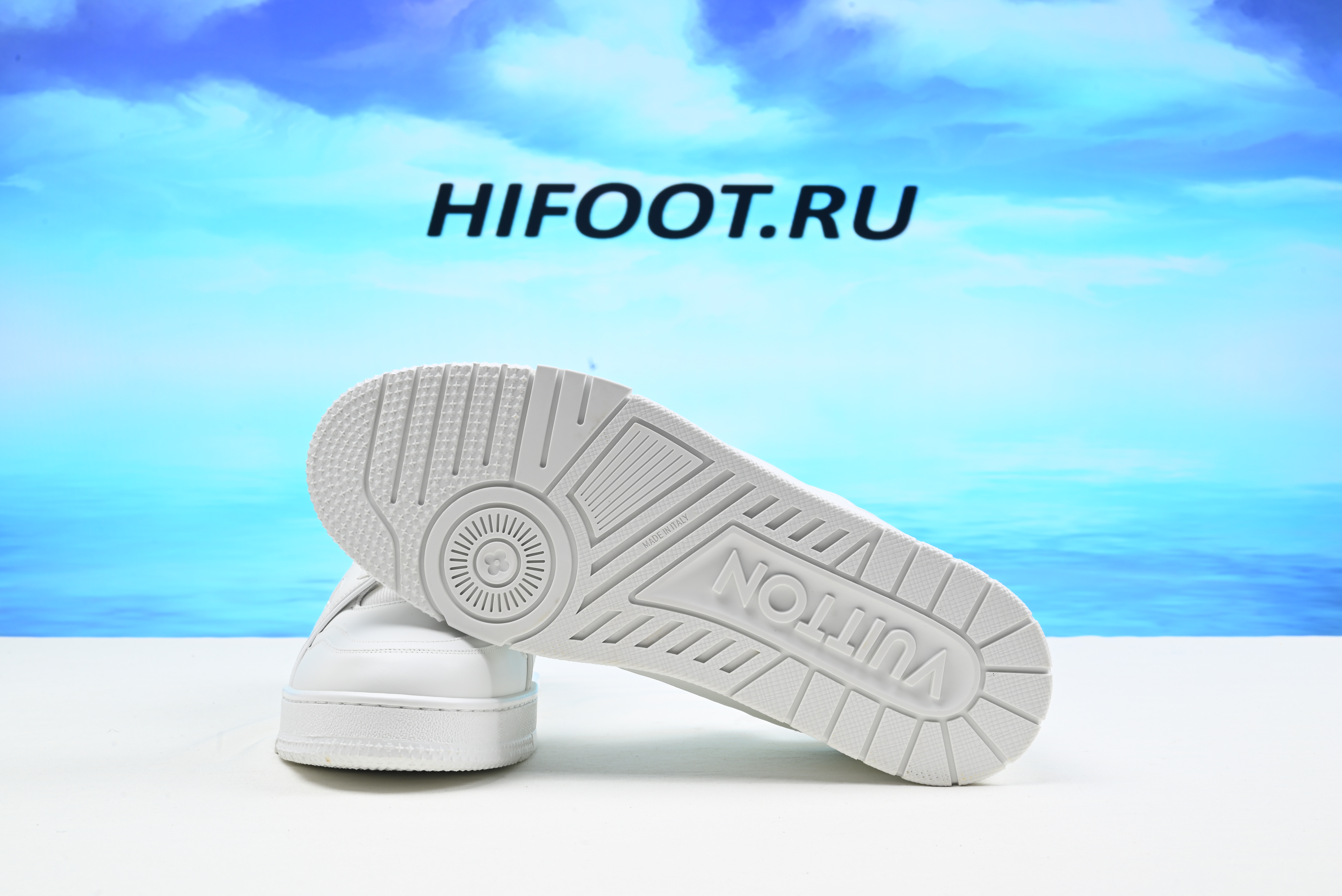 LV sneaker 2023120203