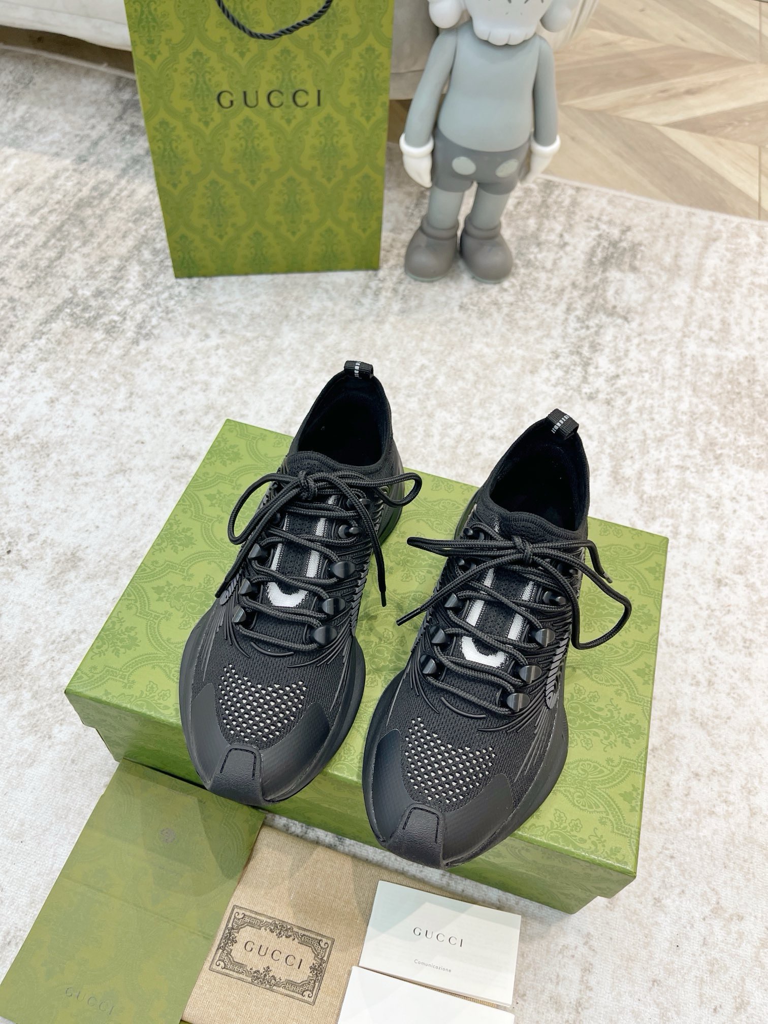 G*u*i sneaker 2024041801