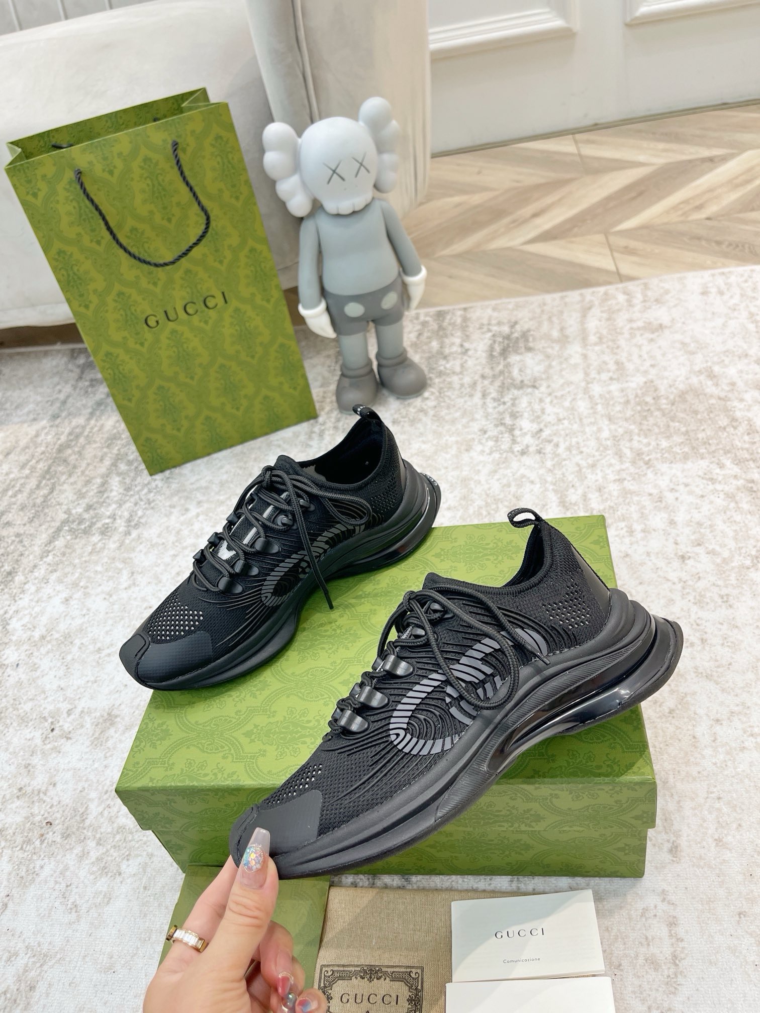 G*u*i sneaker 2024041801