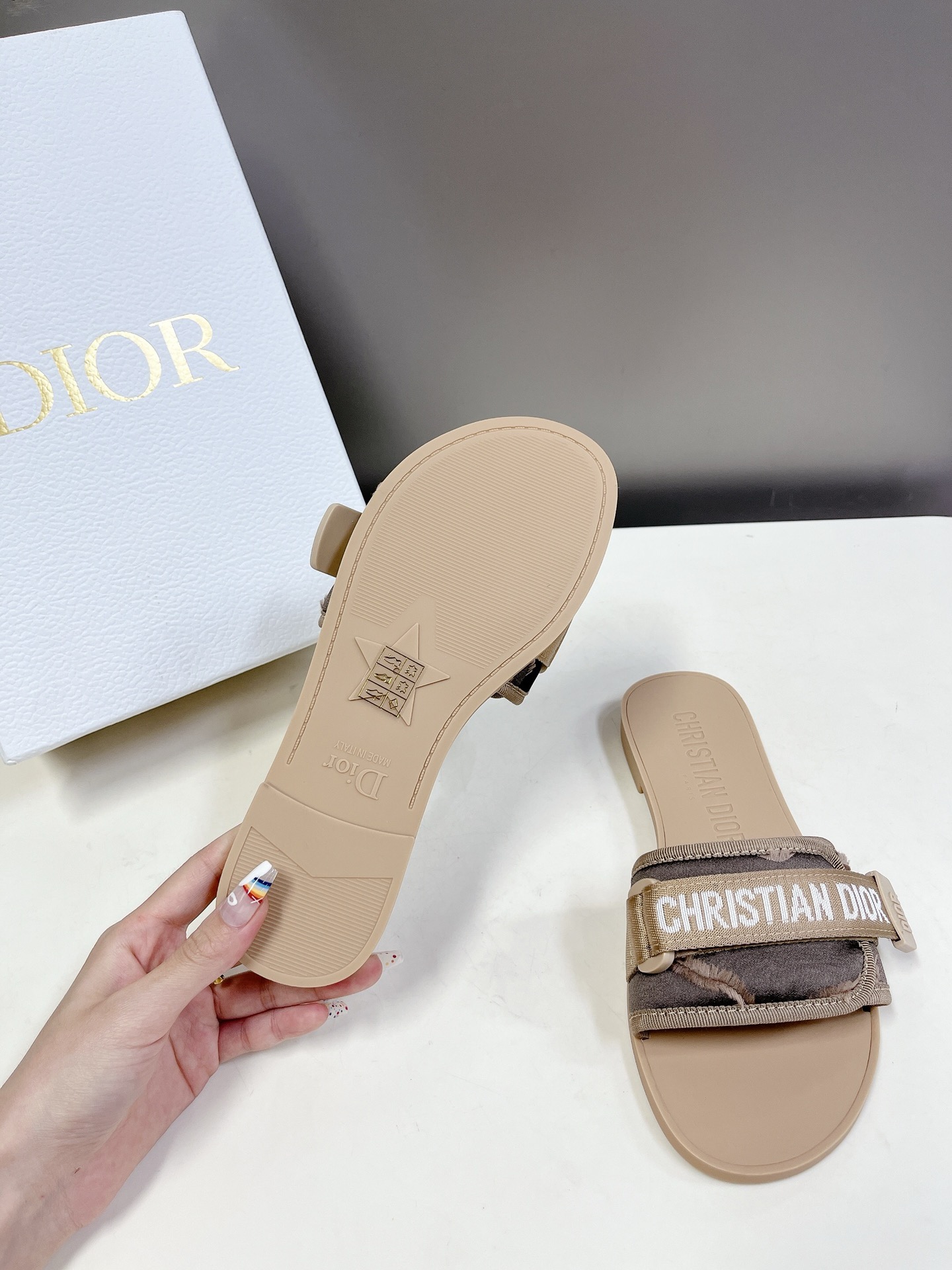 D*or sandals 2024042201