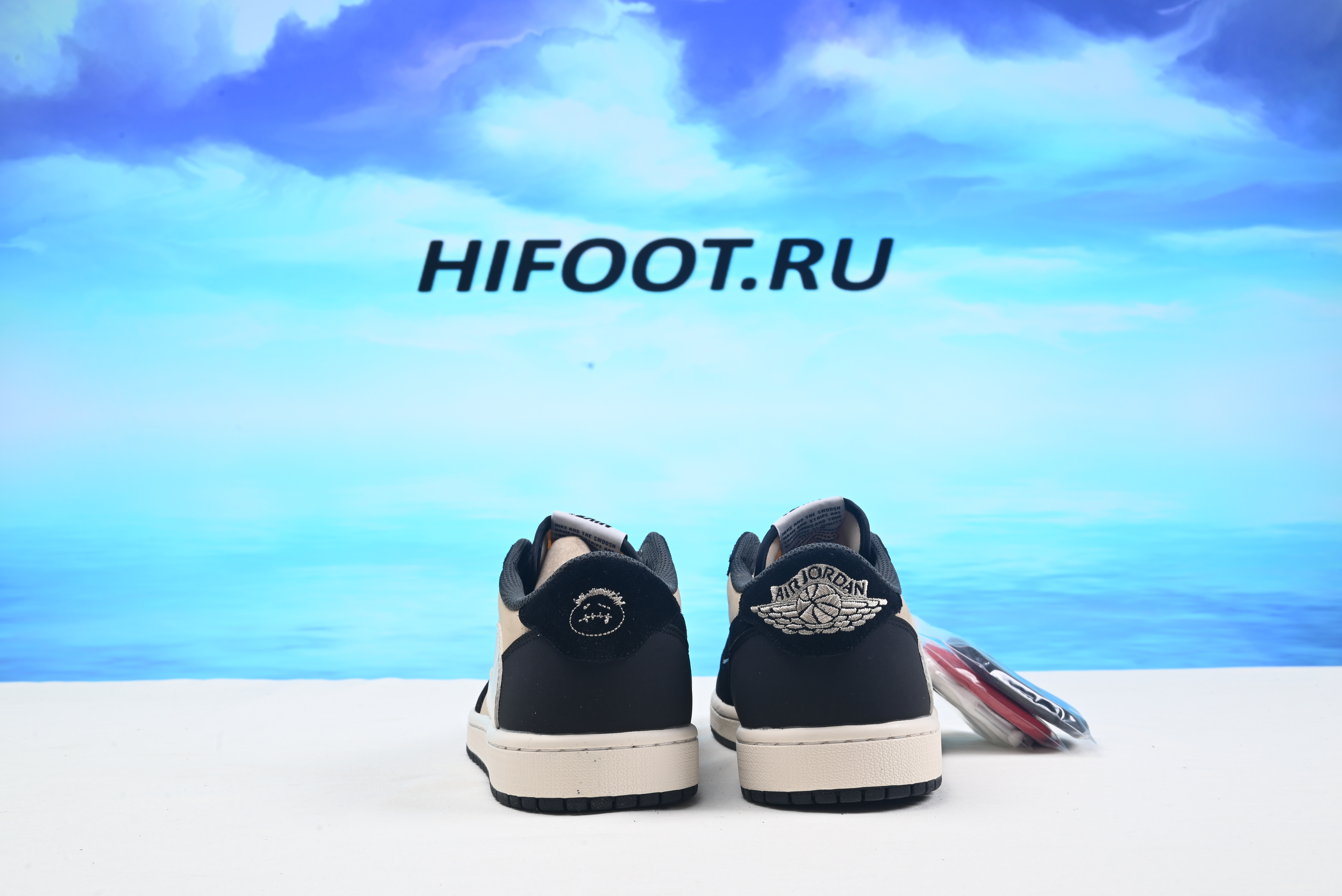Travis Scott x Air Jordan 1 DM7866-201