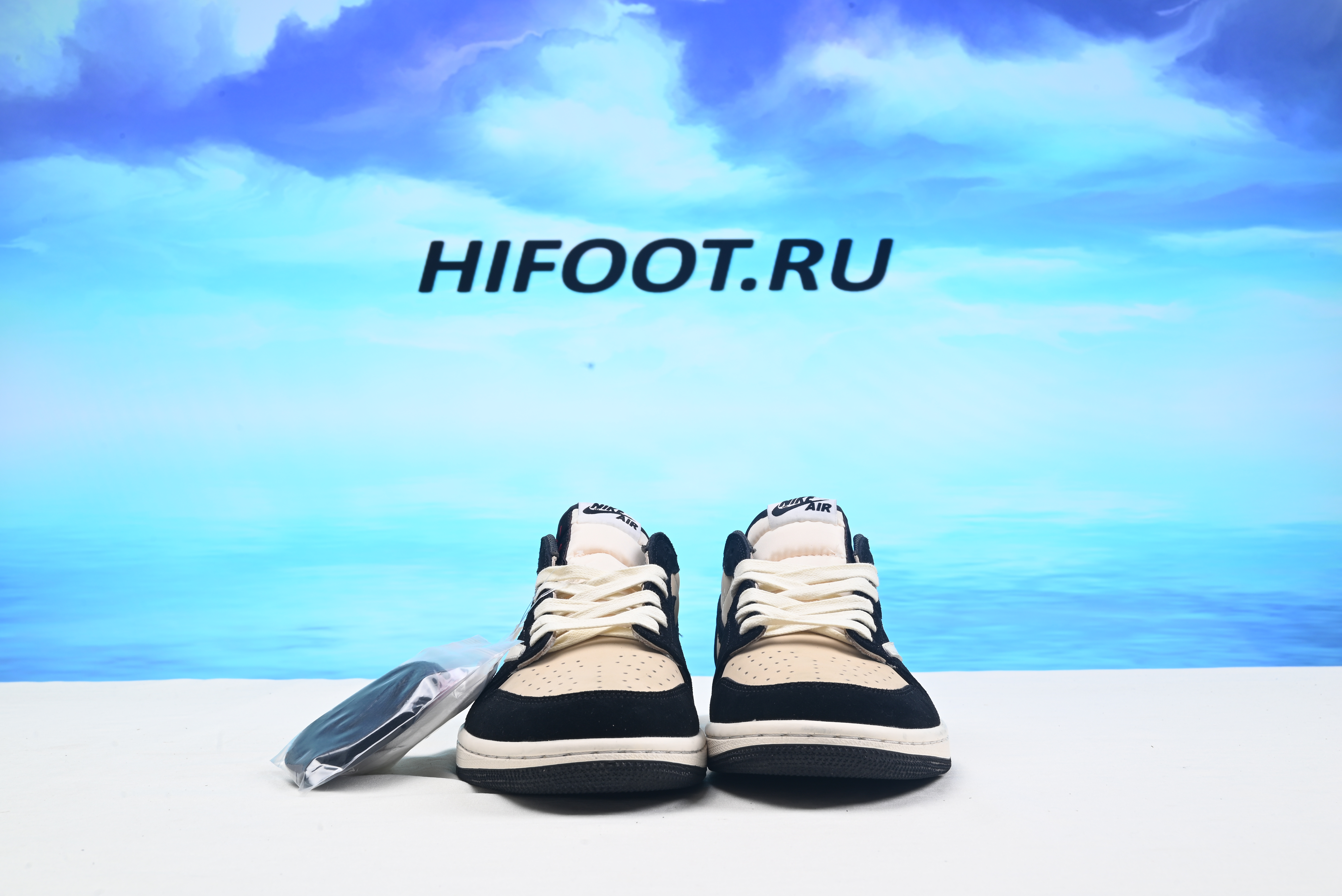 Travis Scott x Air Jordan 1 DM7866-201